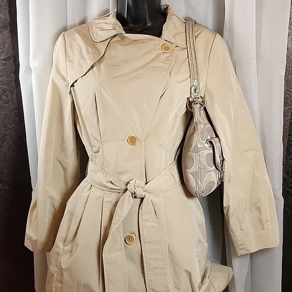 Coach Poppy Signature C Canvas Shoulder/Crossbody #18980